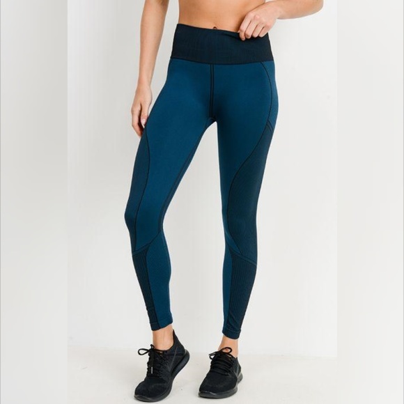 Mono B / Leggings Hut Pants - Highwaist Multi-Patterned Seamless Leggings